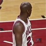 Michael Jordan’s billion dollar hands, he grabs the ball with one hand palm catch!