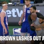 😱 Mike Brown held back, EJECTED after furious tirade towards official | NBA on ESPN