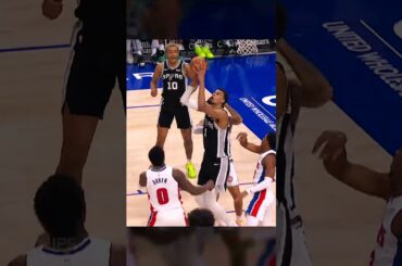 Wemby SHOWTIME in Detroit 🔥