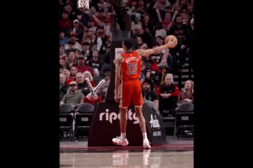 Trey Murphy III DOUBLE-CLUTCH Poster! #pelicans #nba #shorts