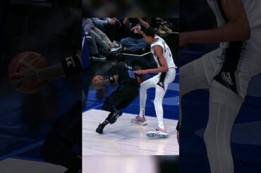 Kyrie SCHOOLED Wemby!🥶