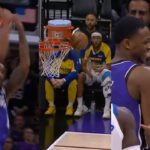 Malik Monk wide open dunk bounces off his head and De'Aaron Fox laughs at him 😂