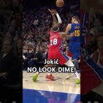 Jokić has eyes in the back of his head 👀