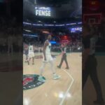 Jaren Jackson Jr. throws up the 〽️