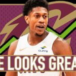 DEANDRE HUNTER LOOKS REAL GOOD IN WINE & GOLD