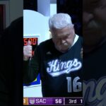 Kings fan gets the perfect pump!
