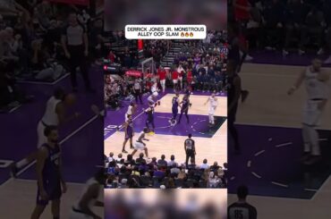 Derrick Jones Jr. monstrous alley oop slam vs Sacramento Kings 🔥