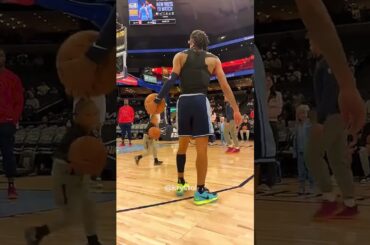 Ja warming up with his daughter during shootaround 🩷