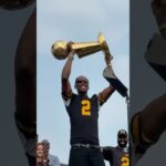 Hamilton’s hometown hero! 🏆 SGA brought the trophy back to his hometown for SGA Rally Day 🎉