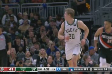 AJ Green signs $45-Million dollar extension with NBA Milwaukee Bucks