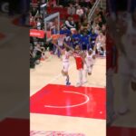 KD skippin' it to Reed! 🔥 #rockets