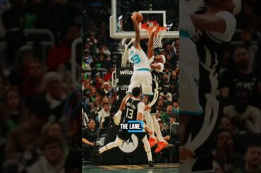 A BEAUTIFUL PLAY FROM THE HORNETS. TRE MANN POSTERIZED THE BUCKS CENTER