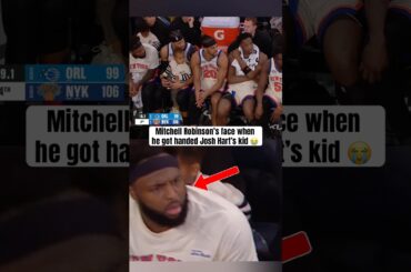 Josh Hart passed off his kid when he got subbed in 💀