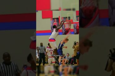 These kids stood no chance against Zion Williamson 😭😭