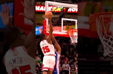 Jalen Smith POSTERIZES Joel Embiid 🤯💥 Bulls Crowd ERUPTS