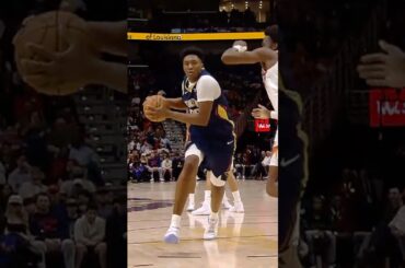 💪 Derik Queen on the attack! #pelicans #suns #highlights