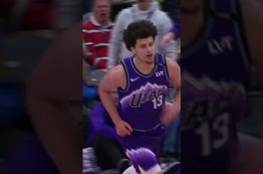 🤯 POSTER DUNK FOR WALTER CLAYTON JR. 🤯