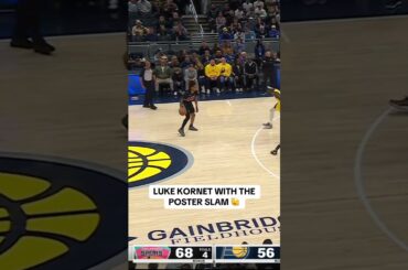 Luke Kornet throws down the poster alley-oop slam 😤