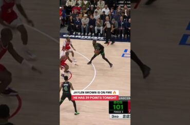Jaylen Brown is putting on a show 🔥