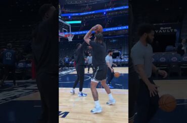 WARMING UP WITH PAOLO BANCHERO