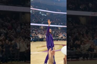 🫶 Welcome back to The Land, KLove! #LetEmKnow #Cavs #KevinLove #NBA #Shorts