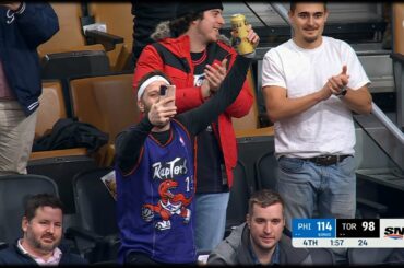Kyle Lowry gets a standing ovation as he takes the court vs Raptors