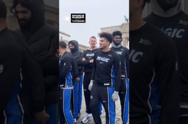 THE PLAYERS CHECK OUT BRANDENBURG GATE!