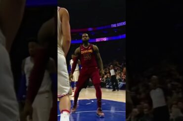 That time LeBron DUNKED all over Ersan İlyasova. #clevelandcavaliers #lebron #philadelphia76ers