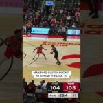 Tyrese Maxey extends the lead for the 76ers with 20 seconds remaining ⏰