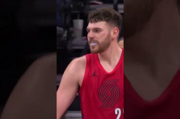 AND ONEEEE 🗣️🗣️🗣️ #donovanclingan #nba #trailblazers #basketballhighlights #basketball