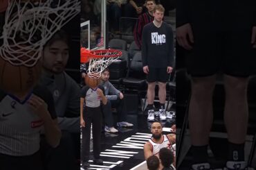 Royce is currently 32-of-60 on threes in the fourth quarter, shooting 53.3% 🔥#shorts