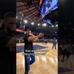 Safe to say he likes his new celly 🫢🫳 #dallasmavericks #klaythompson #nba