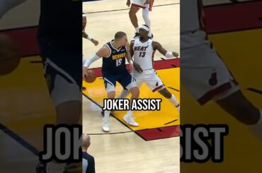 Nikola Jokić with a BEAUTIFUL PASS 🤯🎯 #nba #basketball #shorts