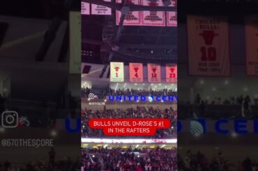 The moment the Bulls unveiled Derrick Rose’s No. 1 in the United Center rafters