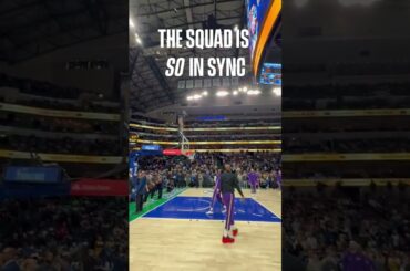 Pregame Lakers were PERFECTLY in sync #Lakers
