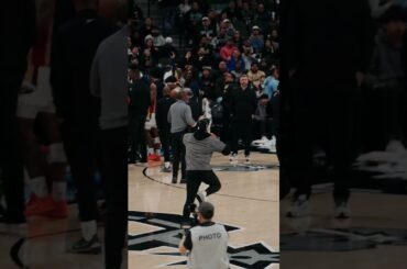 Straight cash from off the shot clock 🏦  #spurs #nba #sanantonio