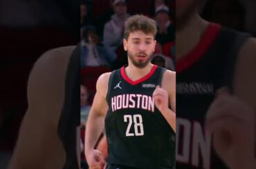 8-0 run to open the game 😤  including 2 Tari triples 🎯 #rockets