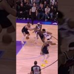 no-look defense is crazy 😳