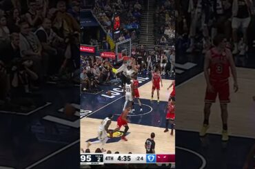 Jay Huff Steps Through & Throws Down 💥