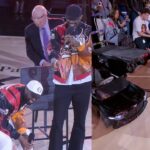 Shaq buys Dwyane Wade and Udonis Haslem Bentleys for '06 Heat Championship 😂