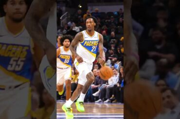 Quenton Jackson Comes Up with the Loose Ball and Lays It In & Leads Team with 22 PTS in Q4 😤