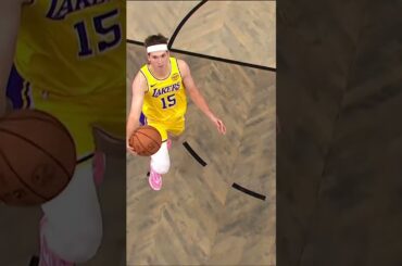 Austin Reaves just threw it OFF THE BACKBOARD TO LeBron James #lakers