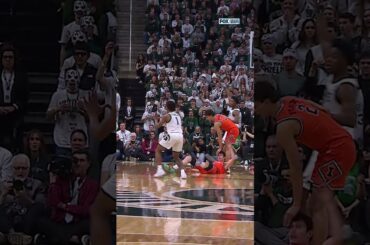 A foul was not called here after Illinois lost the appeal #basketball #cbb #jeremyfears #msu