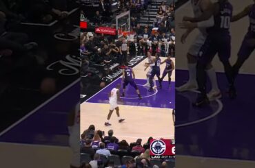 Kawhi shifty snatch back 🔥