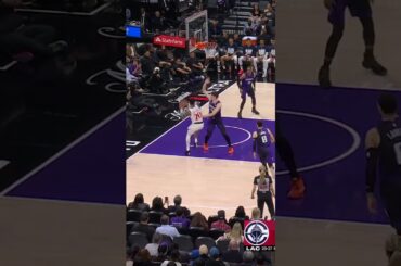 John Collins 22 PTS vs Kings 💪