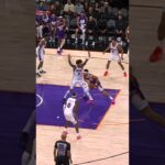 Book working the paint with patience. #shorts | Phoenix Suns