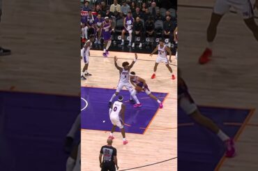 Book working the paint with patience. #shorts | Phoenix Suns