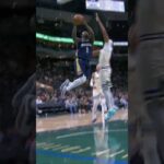 Zion Williamson with the crossover and slam dunk 🔥#pelicans #bucks #highlights