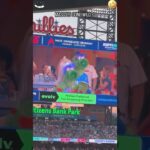 Mascots gone wild？#AllStarMoment #chicagobulls #NBAAllStar#mascot #funny