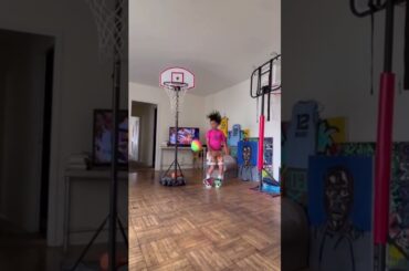 “Let’s go home!”  Any hoop works to bring back this legendary Vince Carter slam! (Via hooplordjr/IG)